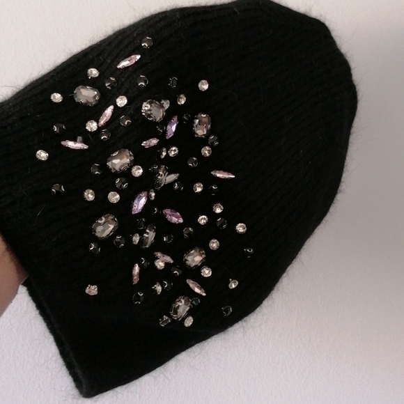 Hat - Picture 1 of 2